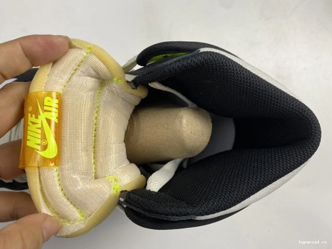 OG 555088-118 AIR HIGH 1 'VOLT GOLD' JORDAN RETRO 0830